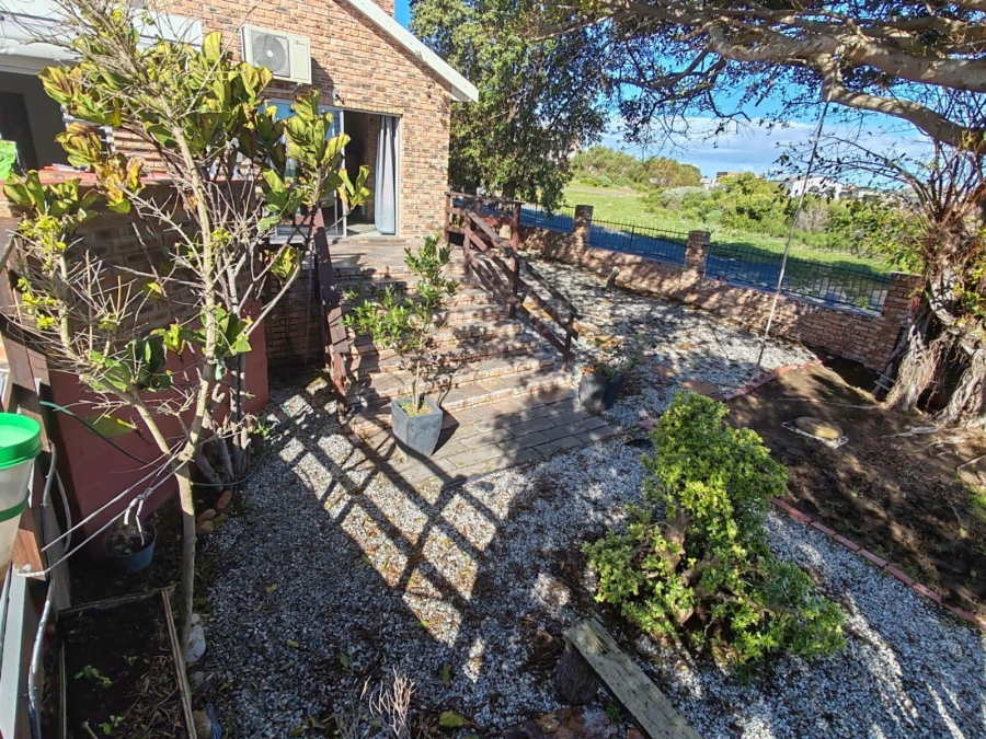 3 Bedroom Property for Sale in De Kelders Western Cape
